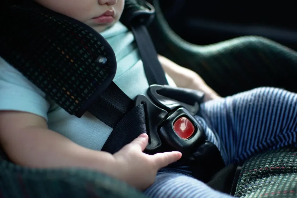 At What Age Can Kids Sit in the Front Seat of a Car in New York.jpg 2